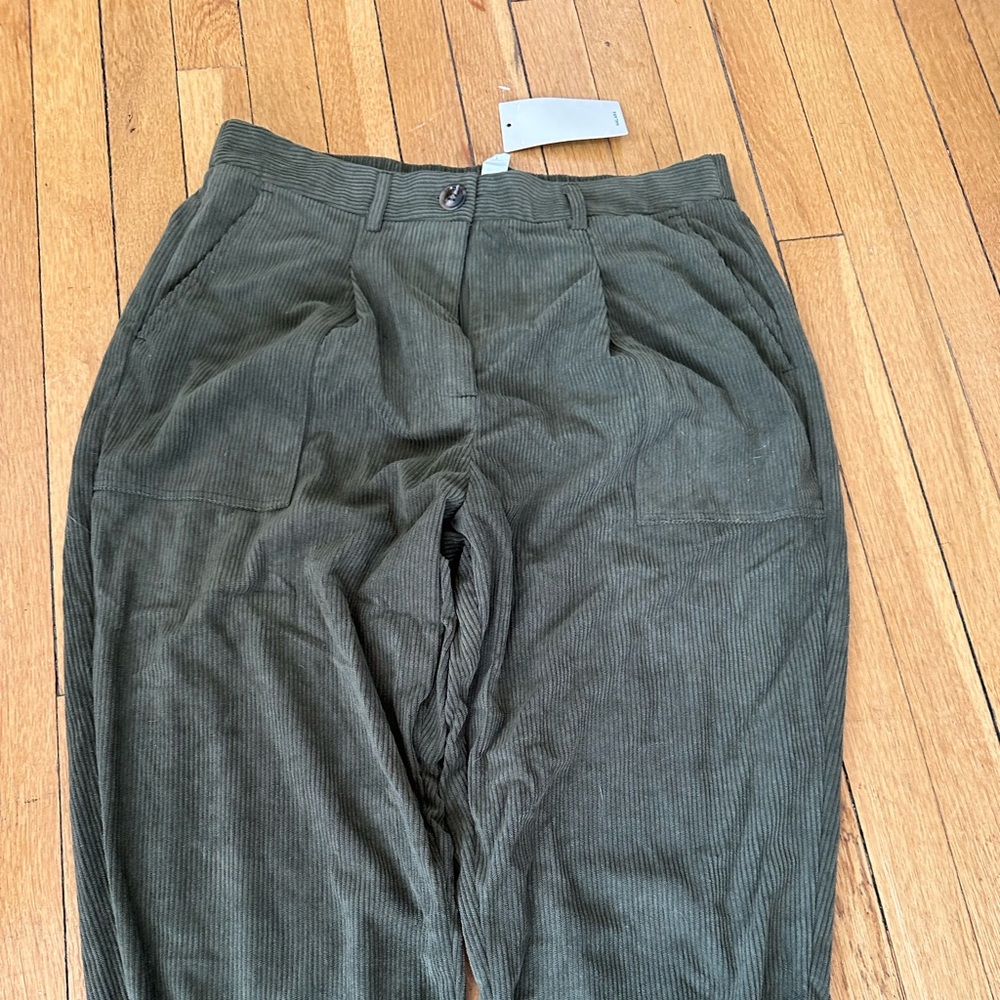 Halara corduroy olive green pants Larde